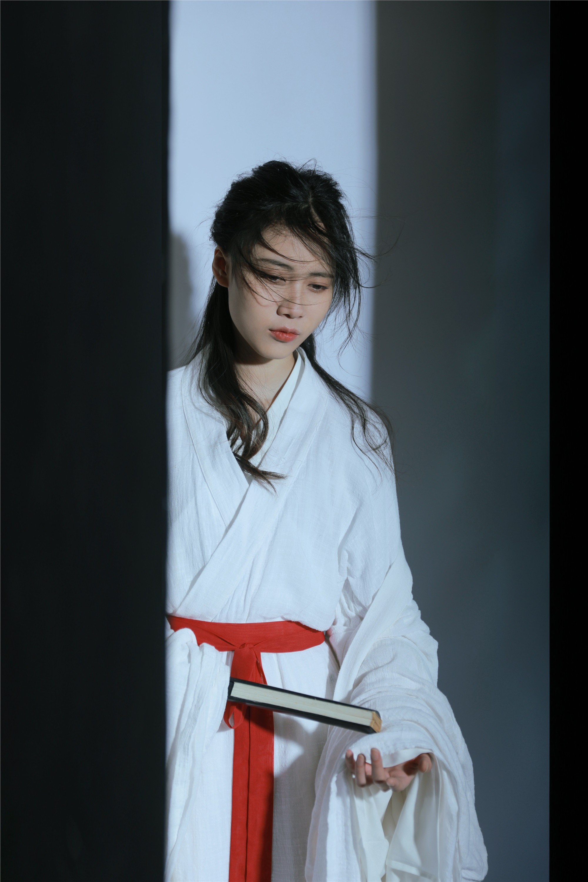 YITUYU艺图语 2025.01.27 黑白 番茄不是番茄